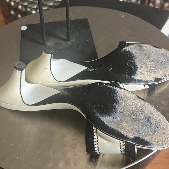 Chanel shoes - Picture 5 of 7